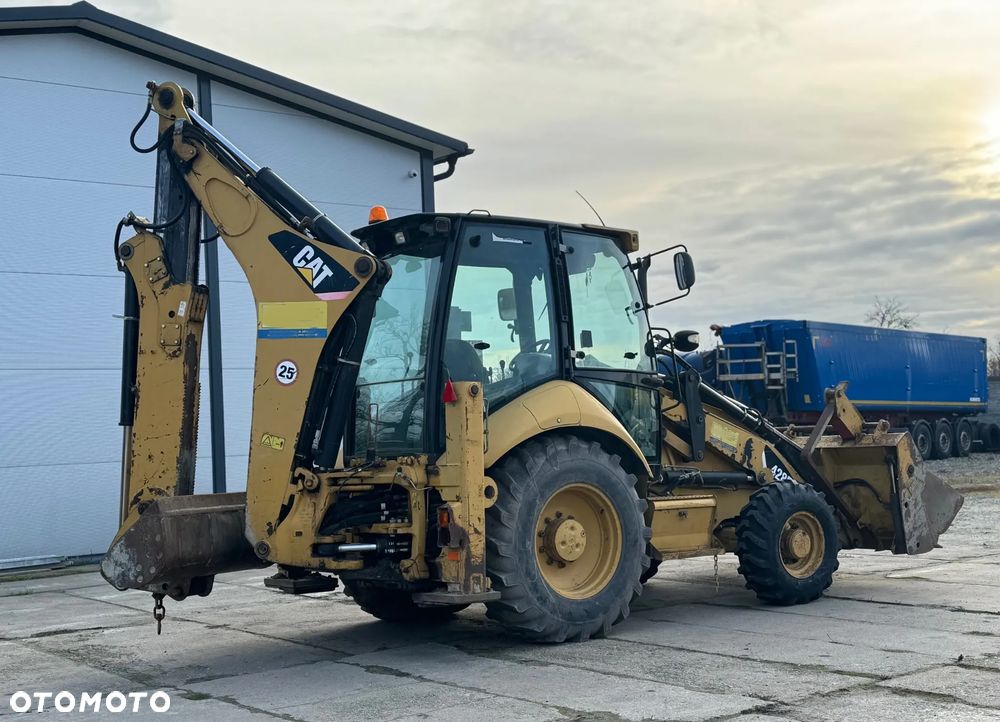 Caterpillar 428E - 1