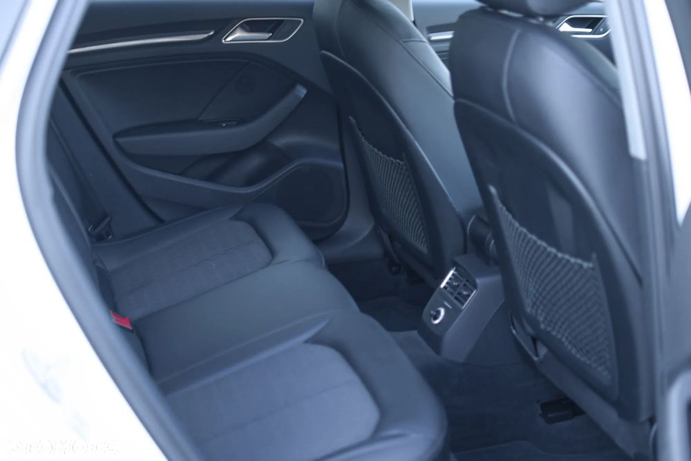 Audi A3 Sportback 1.6 TDI Sport S tronic - 18