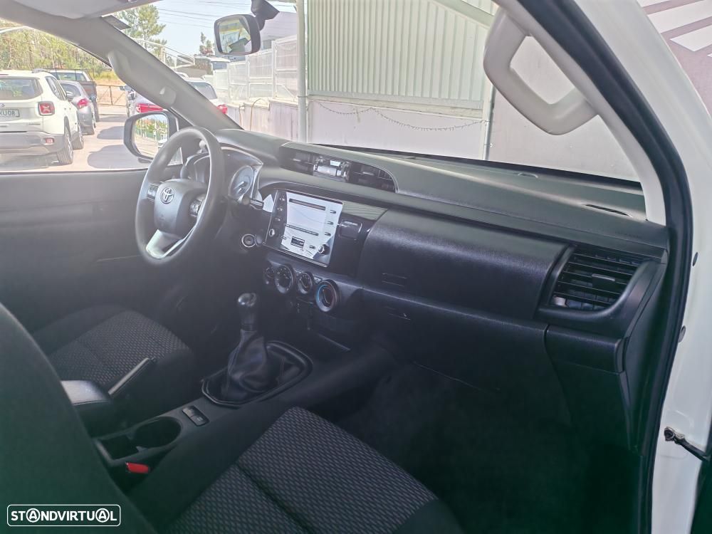 Toyota Hilux 2.4 D-4D 4WD CE 3L - 10