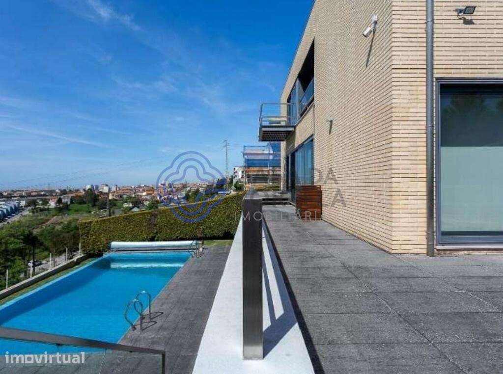 Moradia T3 (suites) de Luxo com Piscina e Edificio de serviços / escri - Grande imagem: 2/46
