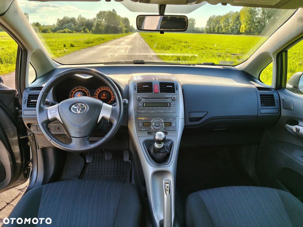 Toyota Auris 1.6 Luna - 10