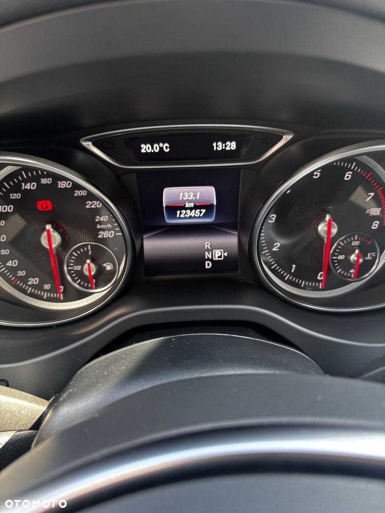 Mercedes-Benz GLA 200 7G-DCT AMG Line - 5