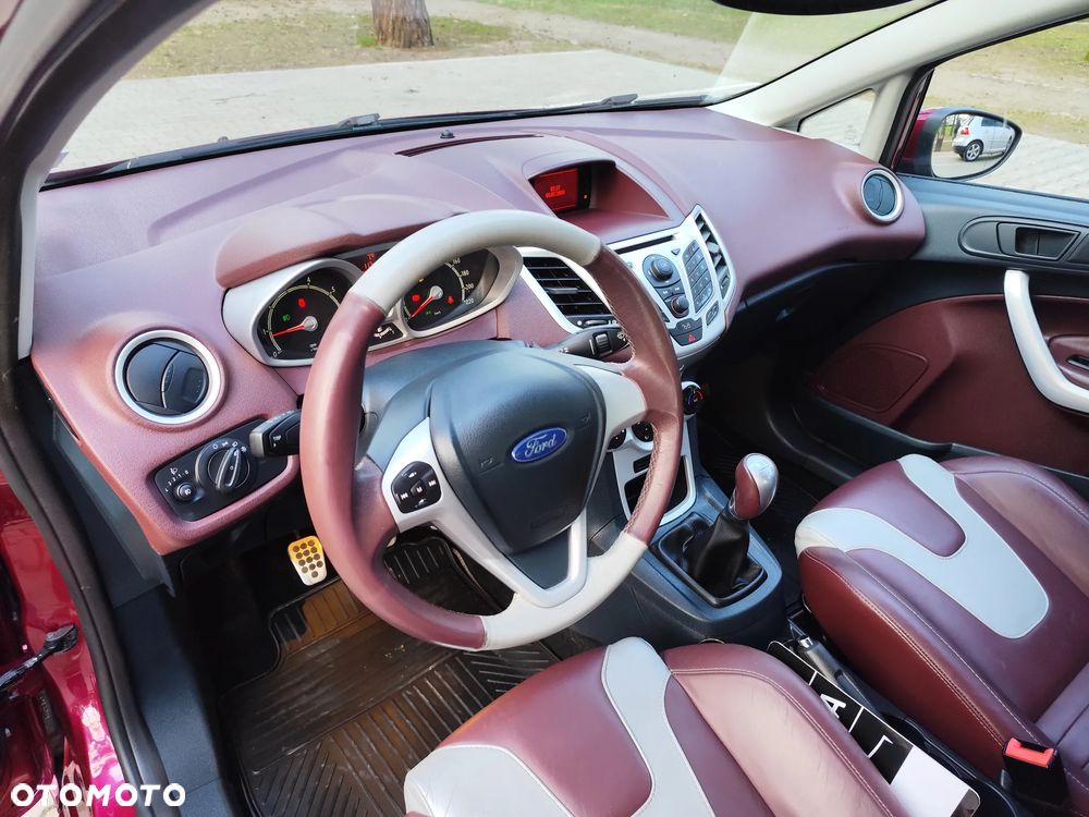 Ford Fiesta - 22