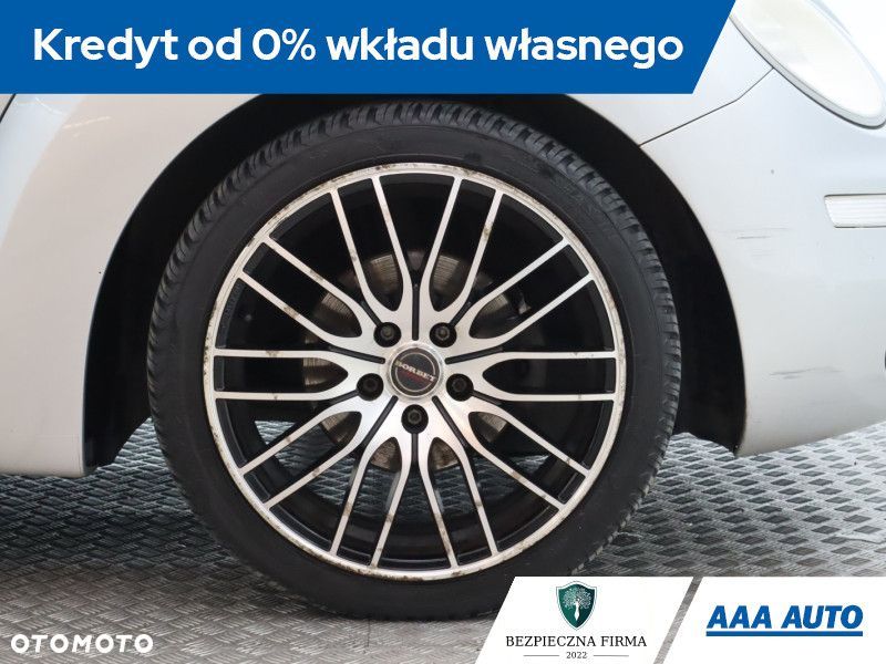 Volkswagen New Beetle - 14