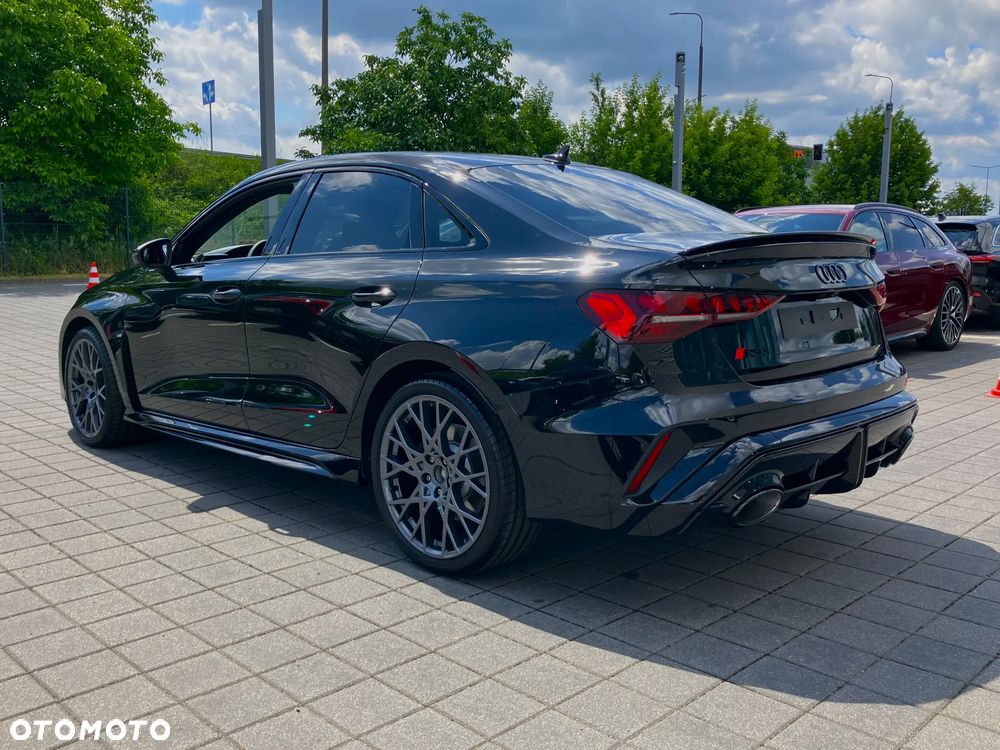 Audi RS3 Limousine - 10