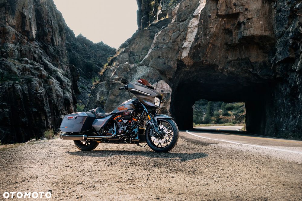 Harley-Davidson CVO Street Glide - 1