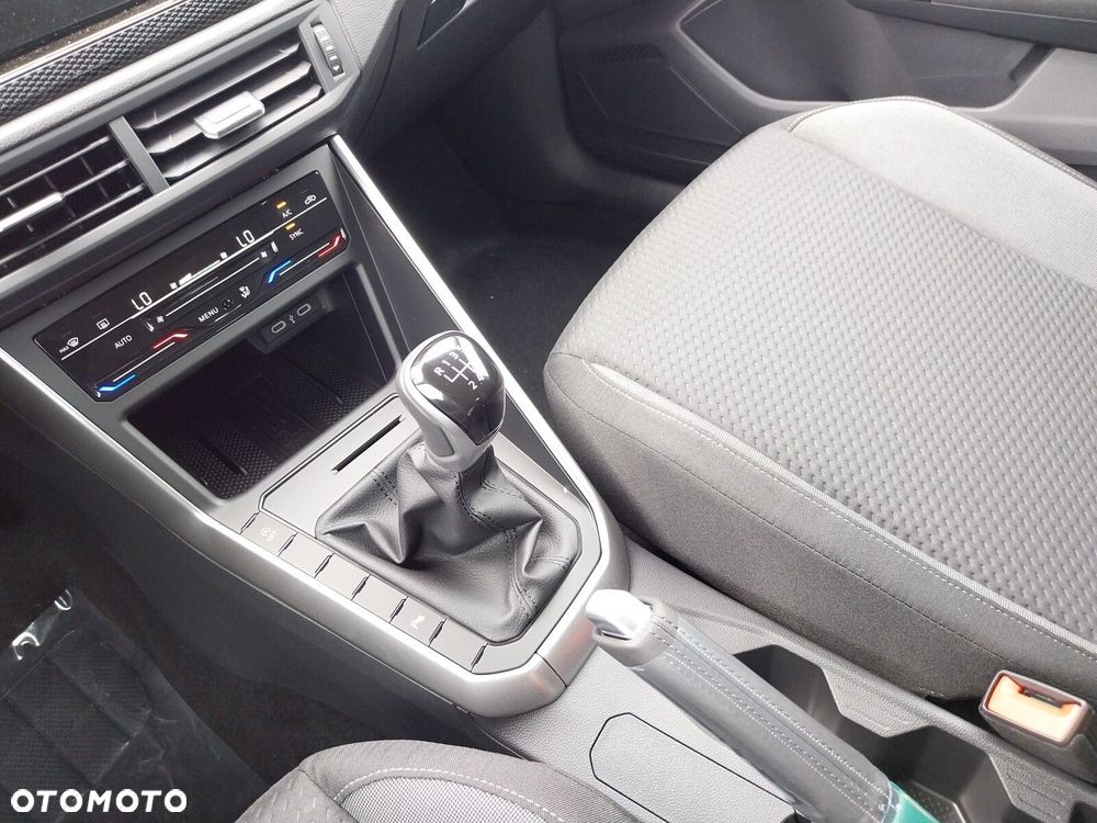 Volkswagen Polo - 13