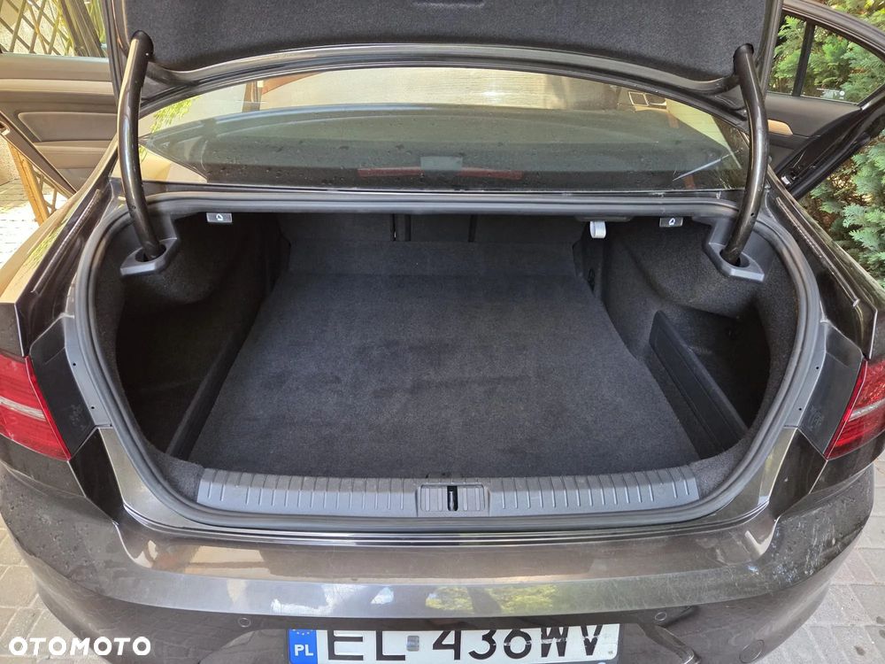 Volkswagen Passat 2.0 TDI BMT Comfortline - 31