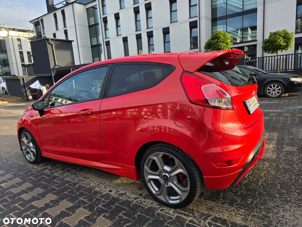 Ford Fiesta 1.6 EcoBoost ST - 10
