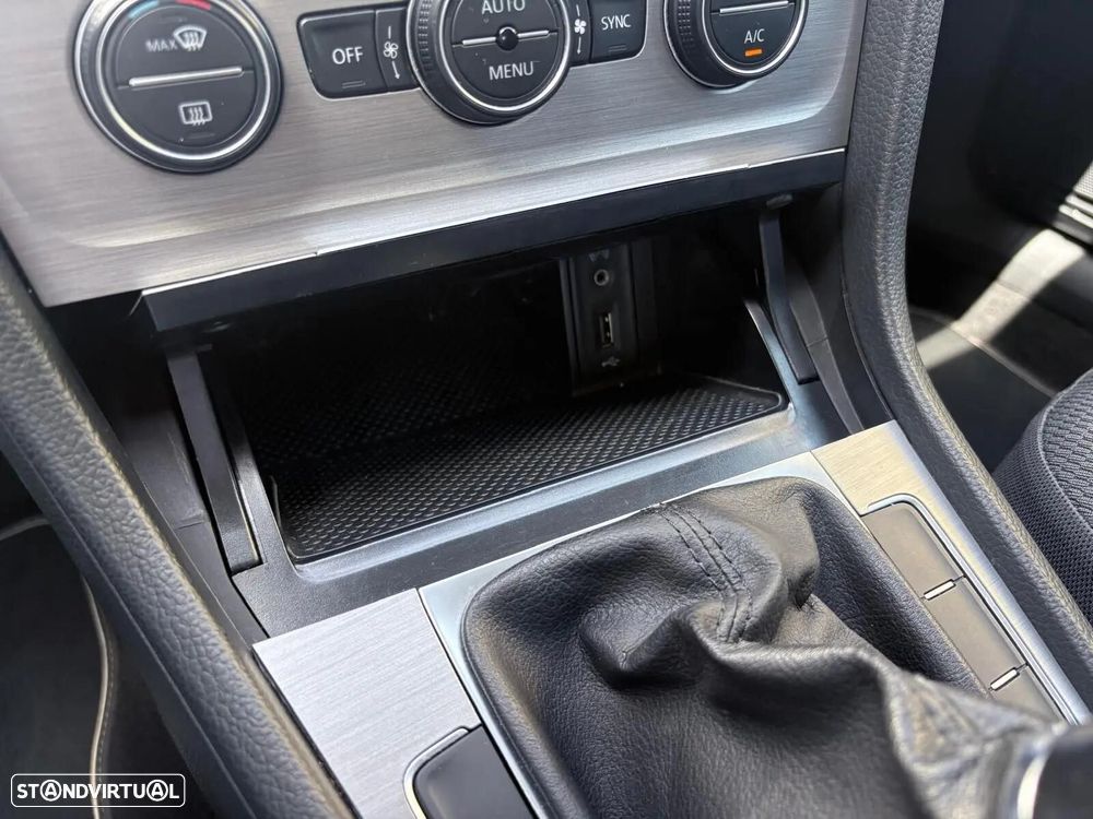 VW Golf 1.0 TSI Trendline - 46