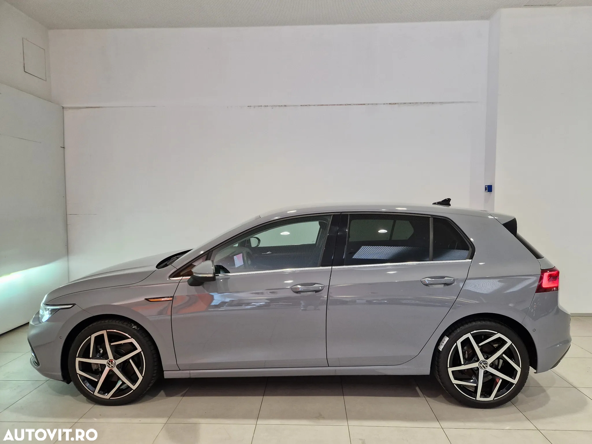 Volkswagen Golf - 2