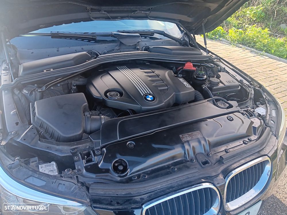 BMW 520 d Touring Executive - 37