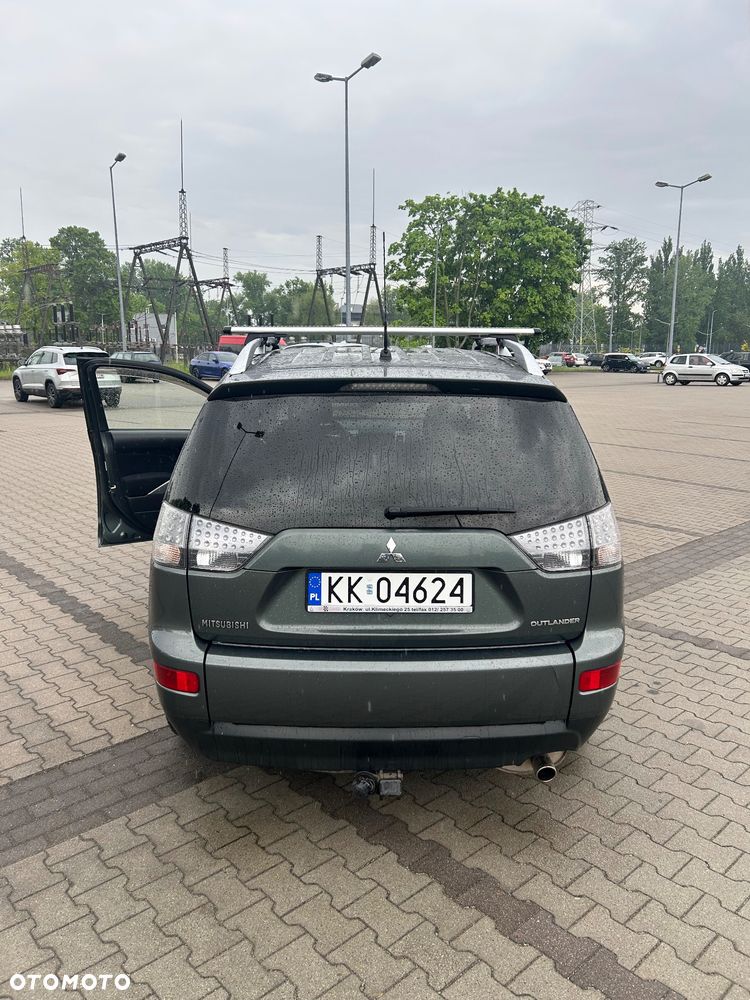 Mitsubishi Outlander 3.0 V6 XLS - 3