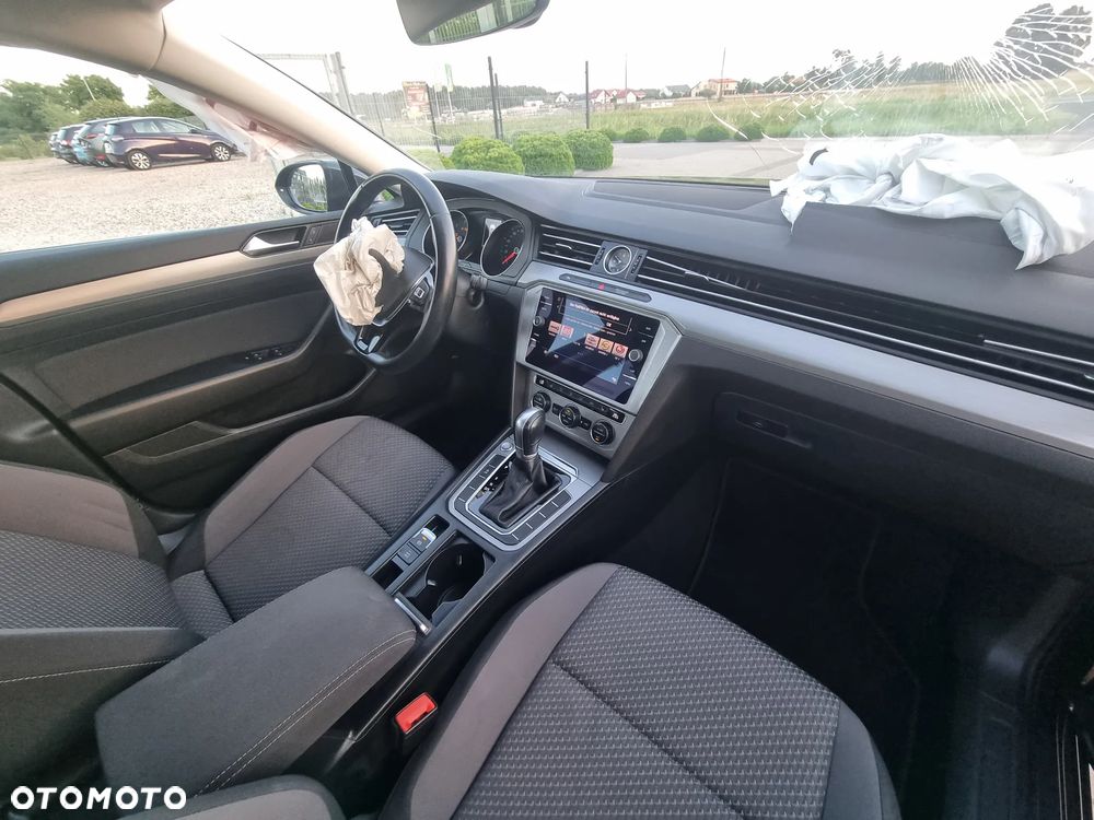 Volkswagen Passat Variant 2.0 TDI SCR DSG - 12
