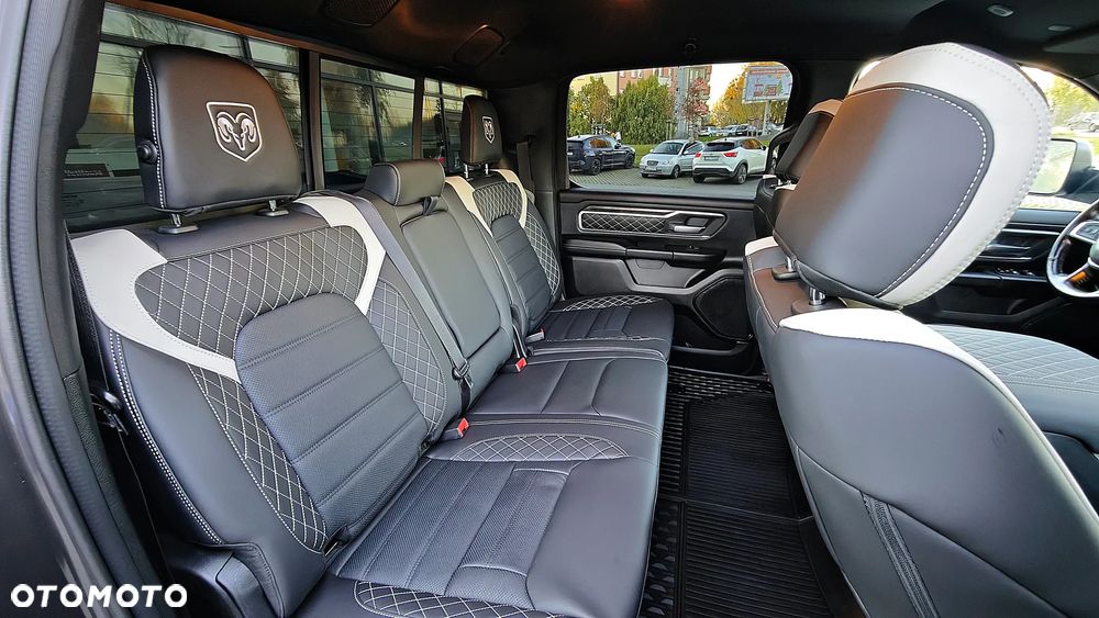 RAM 1500 5.7 Crew Cab Longbed Laramie Black - 19