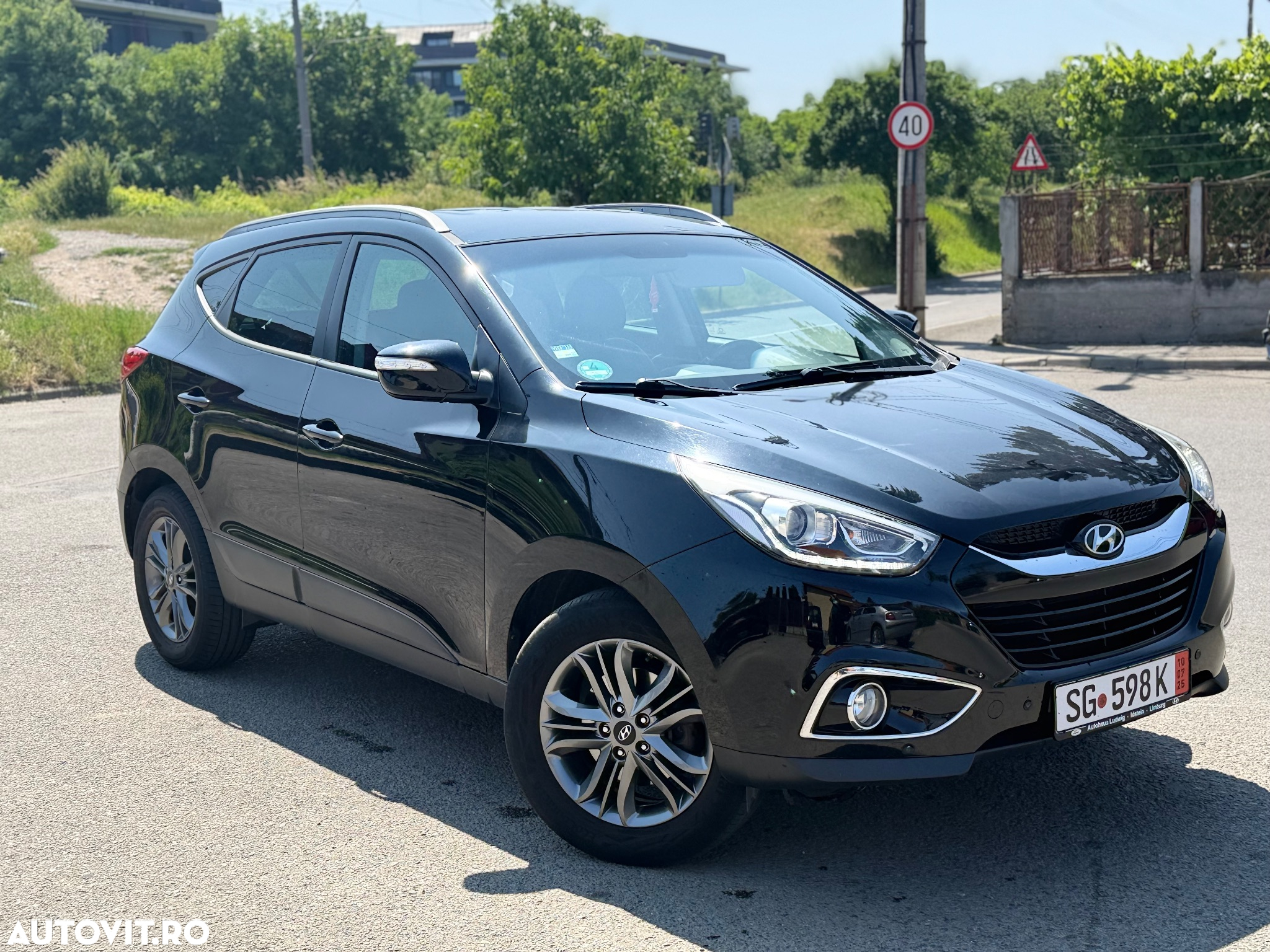 Hyundai ix35 2.0 CRDI 4WD Automatik Premium - 2