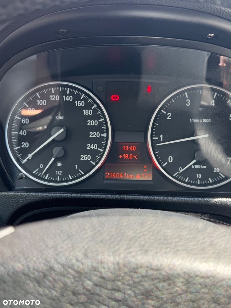 BMW Seria 3 318i - 15