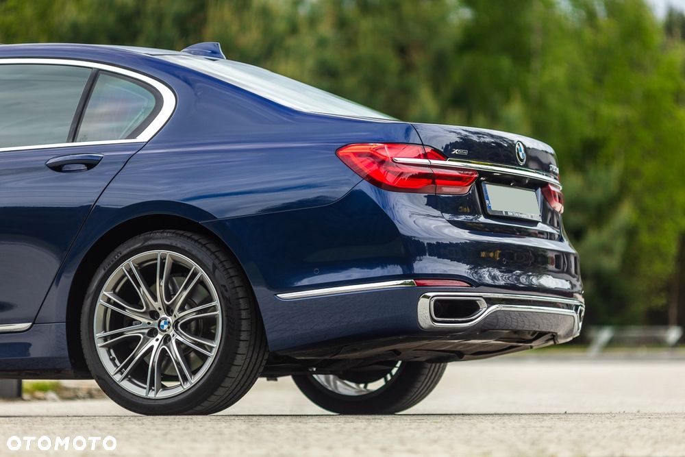 BMW Seria 7 750Li xDrive - 17