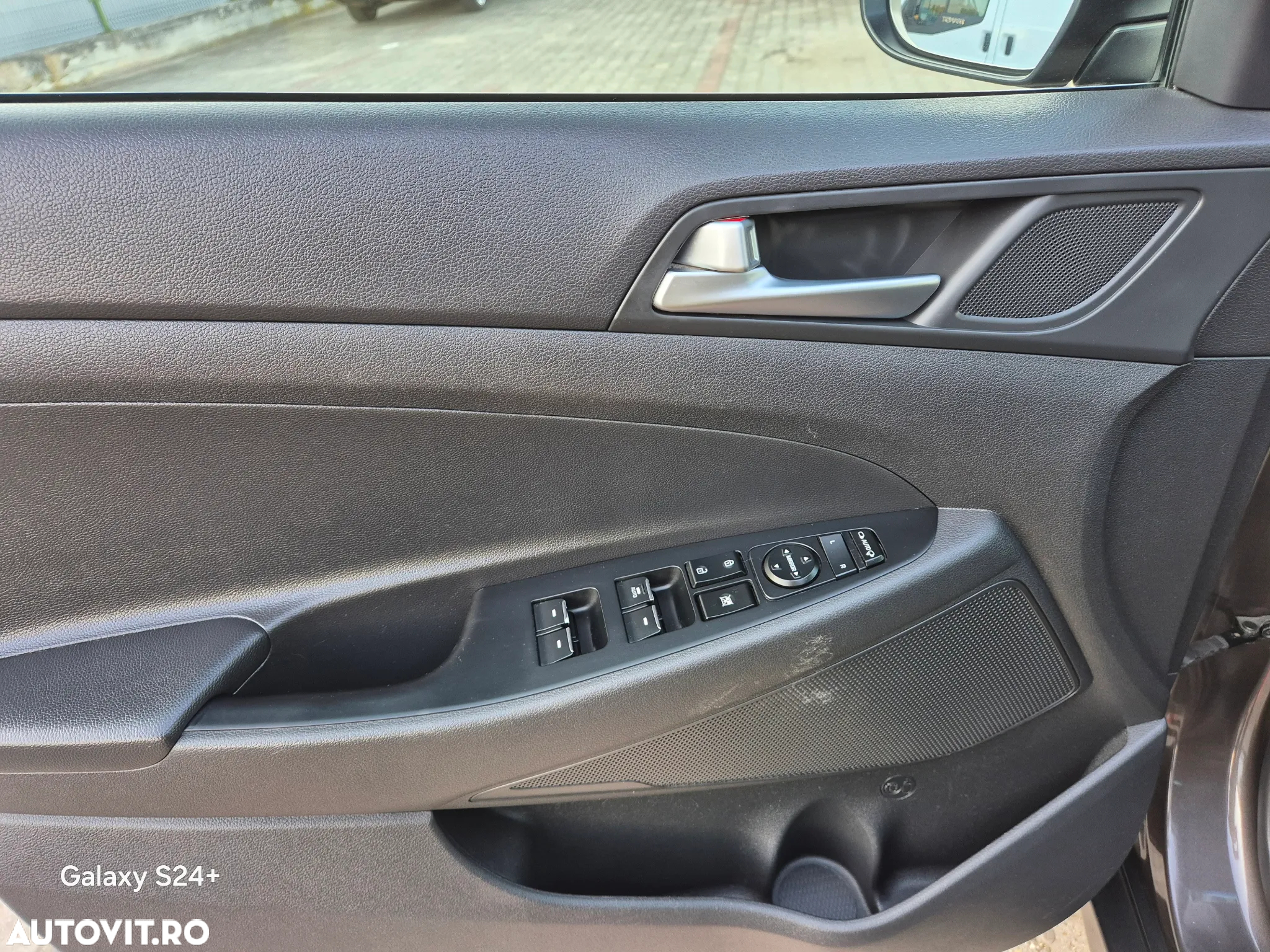 Hyundai Tucson 2.0 CRDI 4WD 6AT Luxury Pack+ - 24