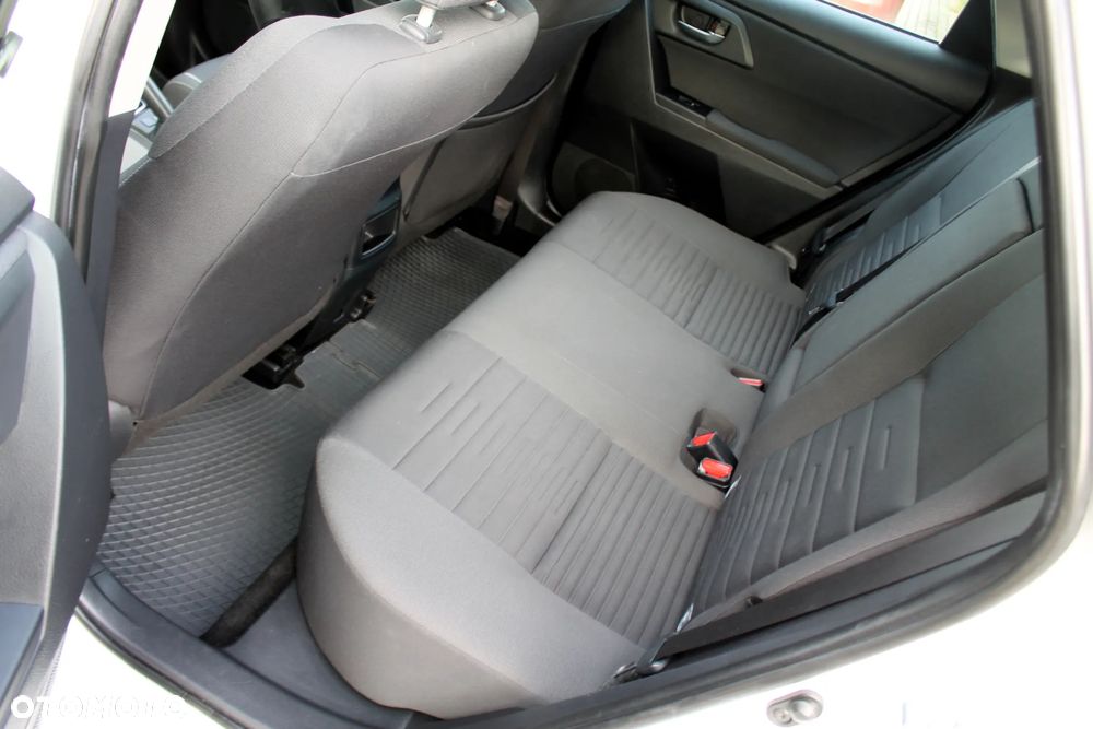 Toyota Auris - 15