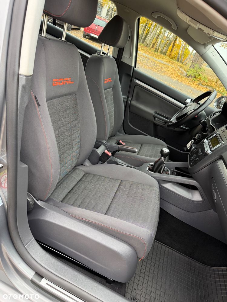 Volkswagen Golf - 26