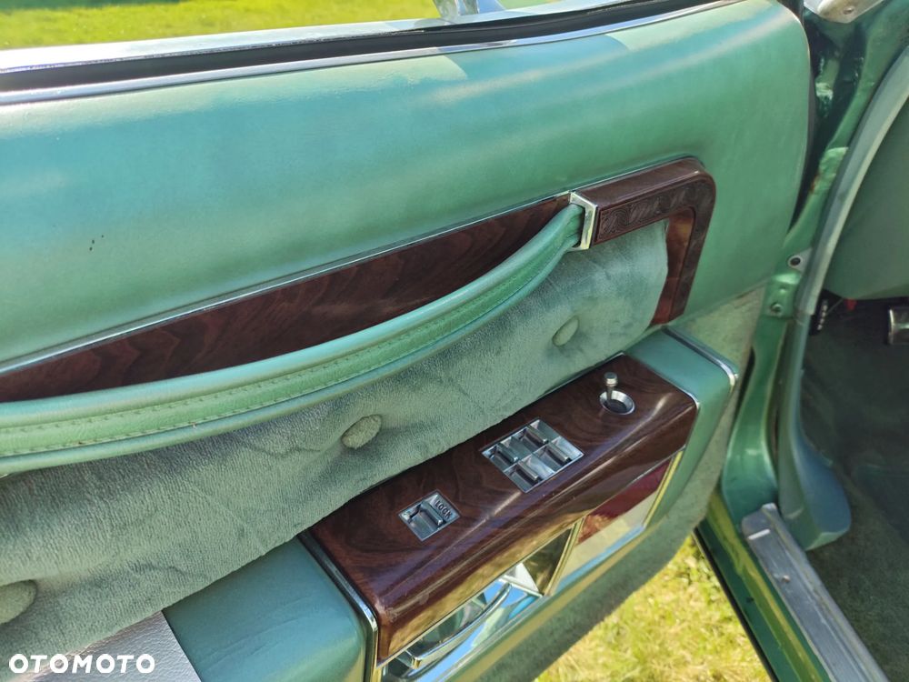 Oldsmobile Regency - 17