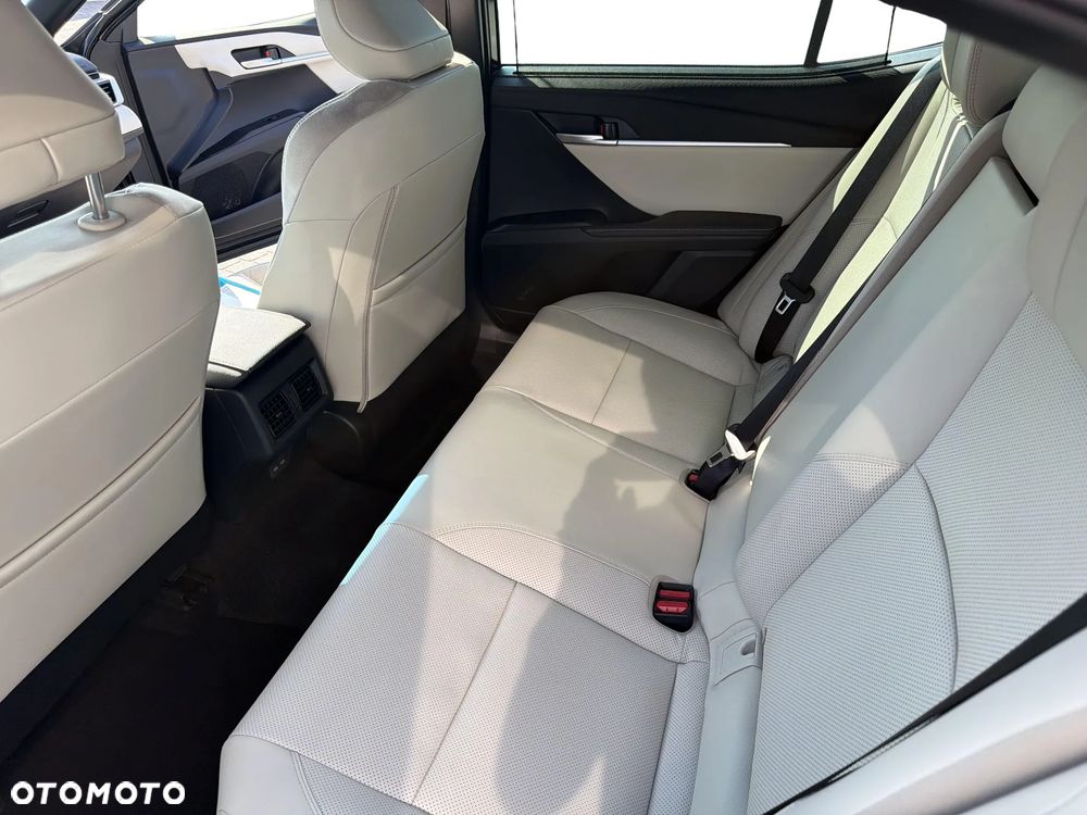 Toyota Camry 2.5 Hybrid Dynamic Force Executive e-CVT - 15