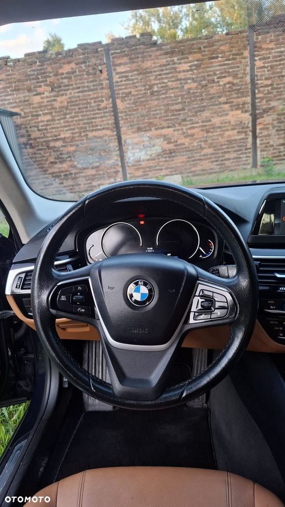 BMW Seria 5 520i M Sport Edition - 4