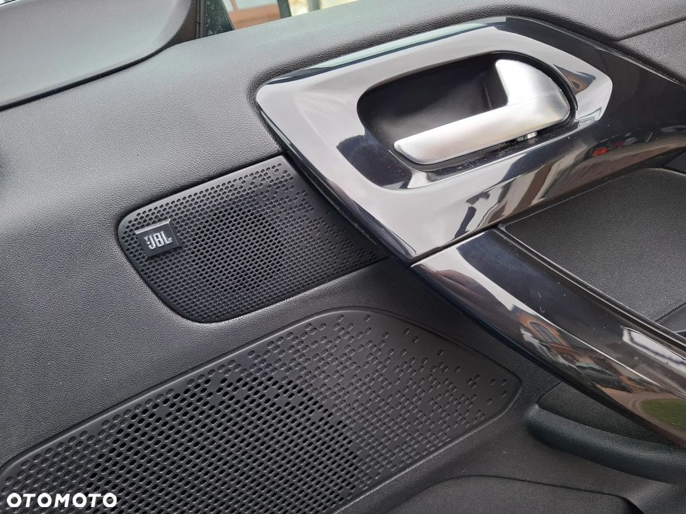 Peugeot 208 - 23
