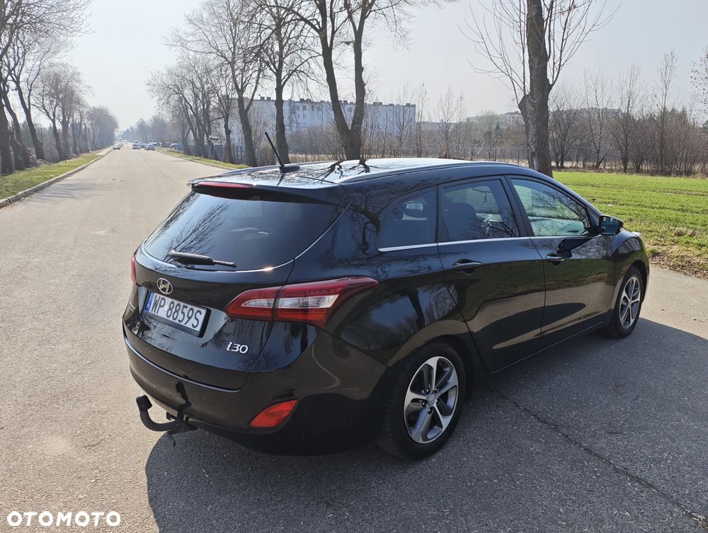 Hyundai i30 blue Kombi 1.6 CRDi Passion - 3