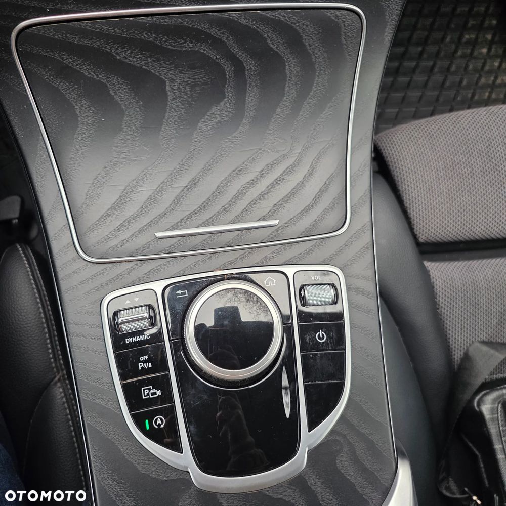 Mercedes-Benz Klasa C 220 d 9G-TRONIC - 17