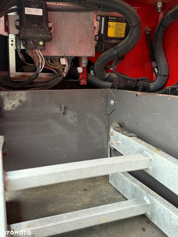 Manitou MRT2150+PRIVILEGE Ładowarka teleskopowa 4x4 ROTO 21metrów. Bez AdBLUE bez DPF. udźwig 5ton jak Nowa z Norwegii 4900mtg. 2015rok. Obrót pełny. Zero luzów wycieków. Zadbana maszyna z Fermy Norweskiej. Silnik 160 Km. AUTEC zdalne sterowanie. Ani deka luzów czy wycieków. Opony jak Nowe. Pełny Oryginał. Niski przebieg. Stabilizatory. Zamki na tłokach. OKAZJA - 33