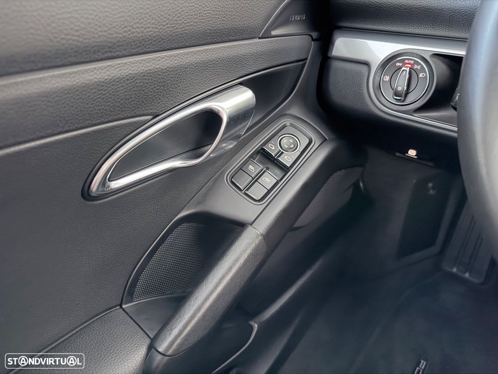 Porsche 718 Cayman 2.0 T - 22