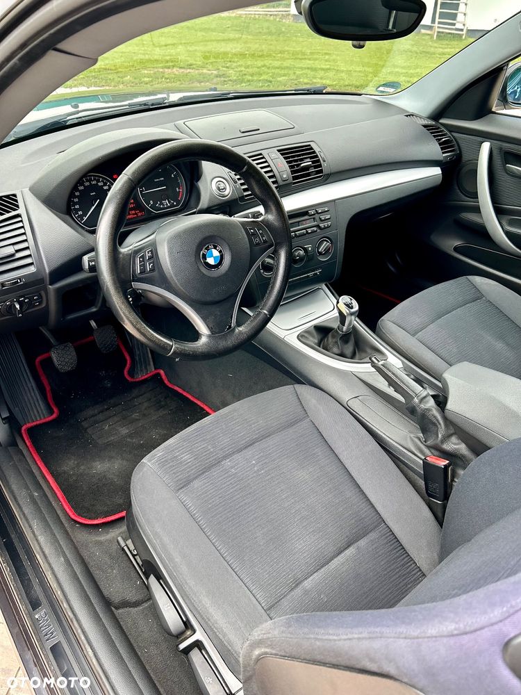 BMW Seria 1 120d DPF - 8