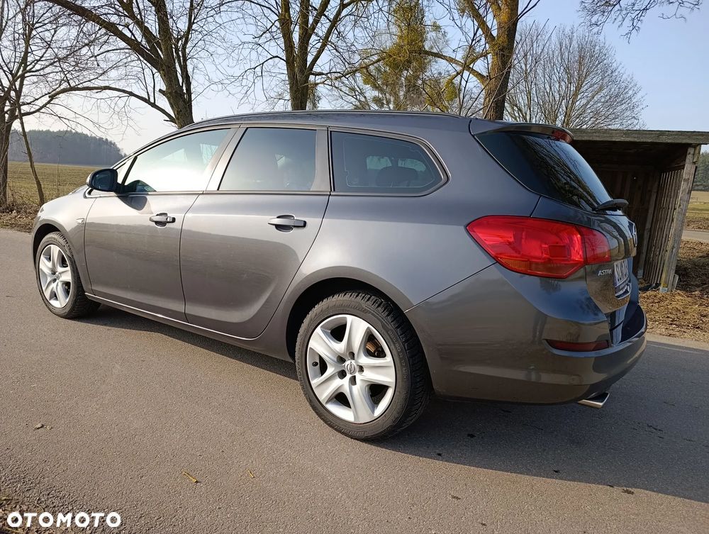 Opel Astra 2.0 CDTI DPF Sport - 2