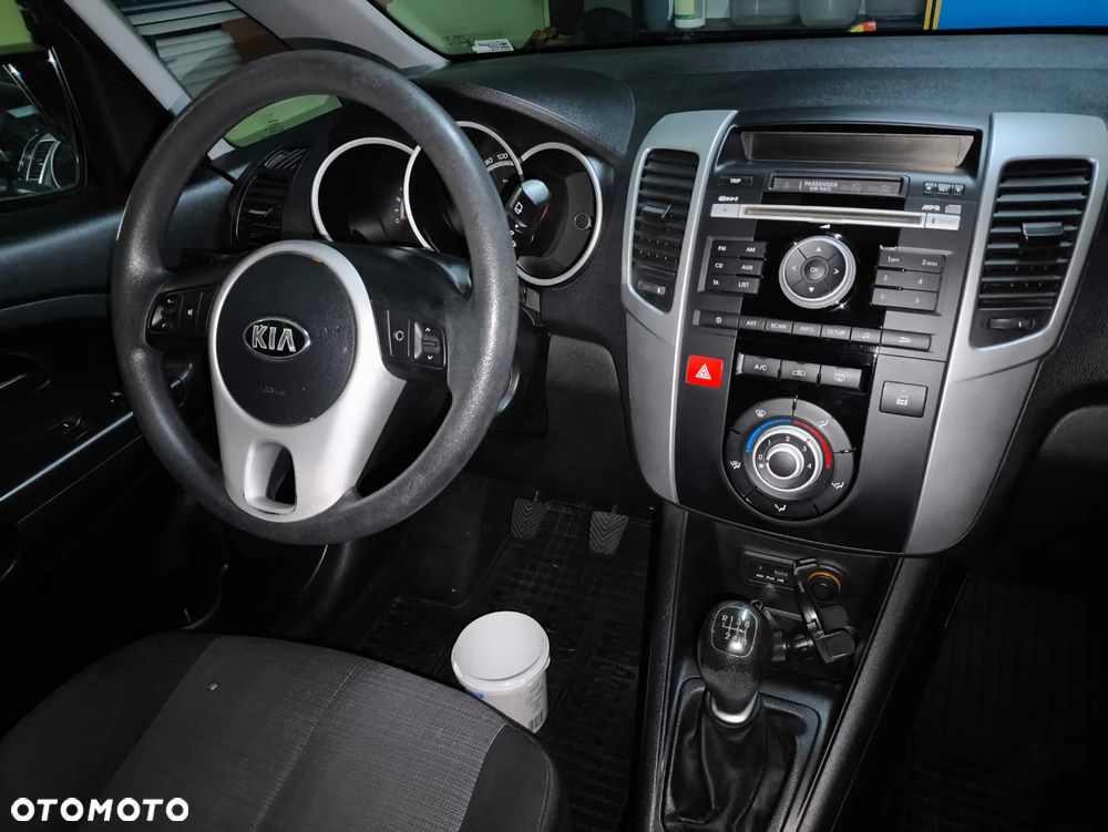 Kia Venga 1.6 M - 13