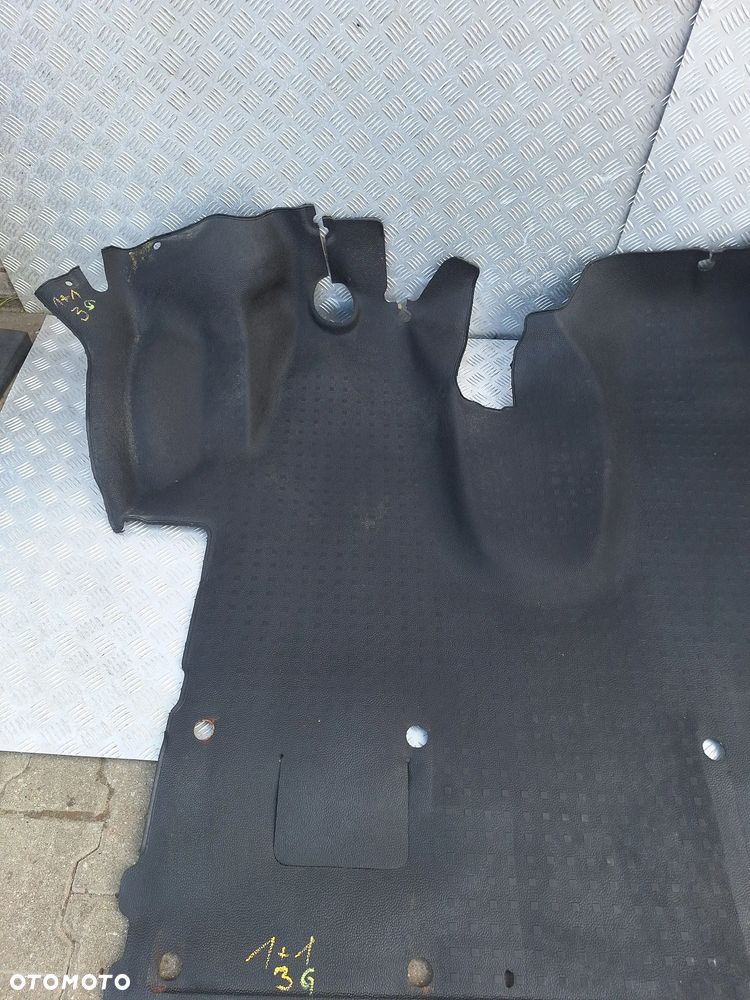 WYKŁADZINA PODŁOGA PRZÓD KABINY - VW TRANSPORTER T5 1+1 - 2