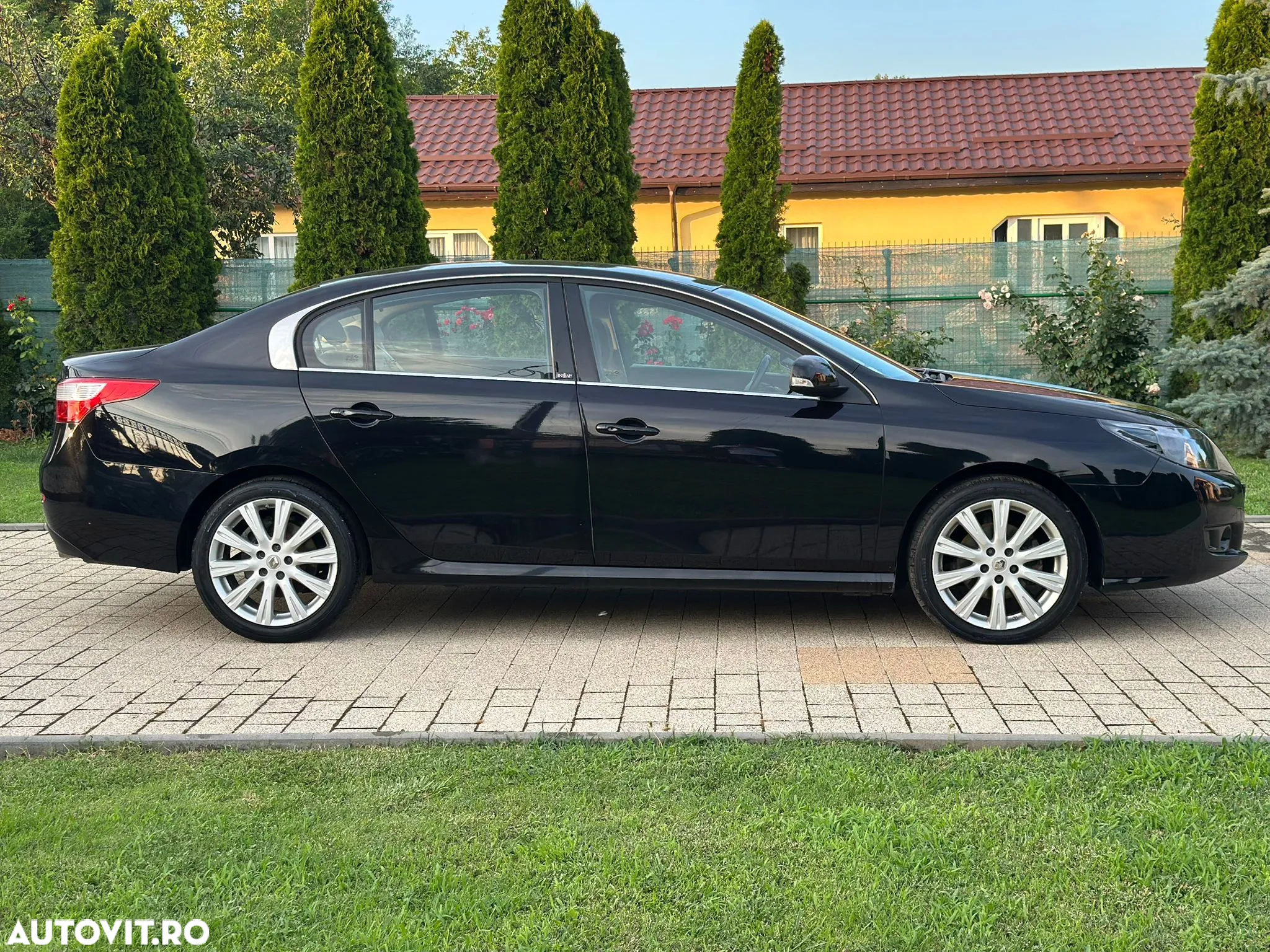 Renault Latitude 2.0 dCi Initiale Aut. - 26