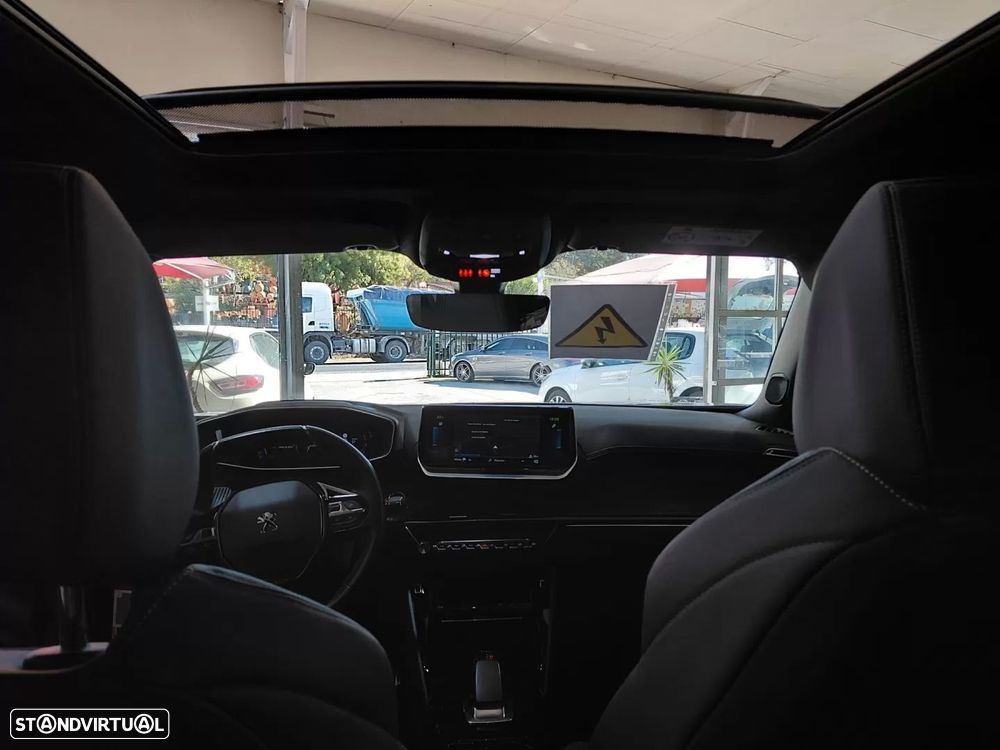 Peugeot e-2008 - 22