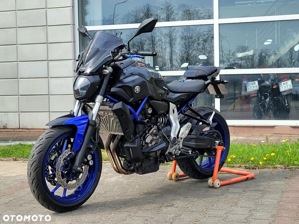 Yamaha MT - 24