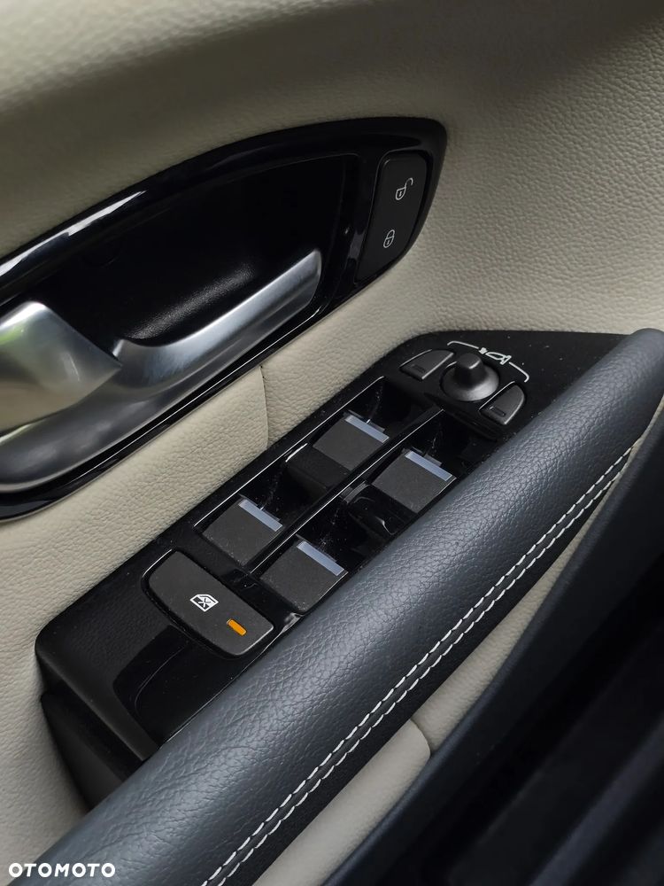 Land Rover Range Rover Evoque D150 R-Dynamic HSE - 28