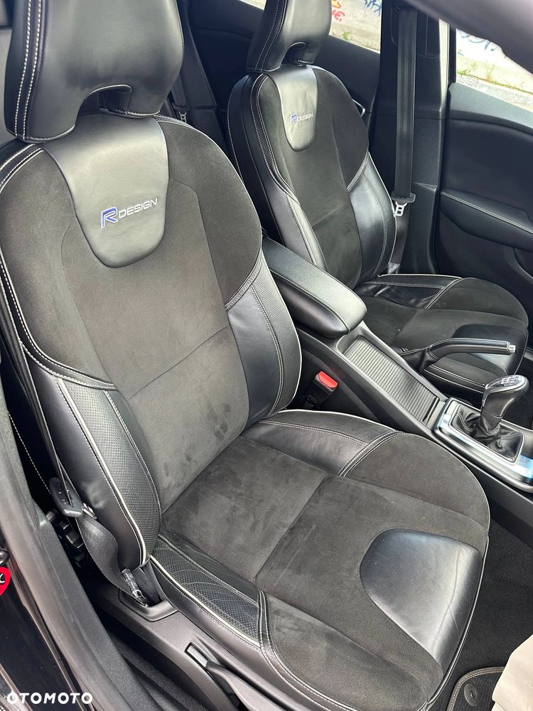 Volvo V40 T3 R Design - 17