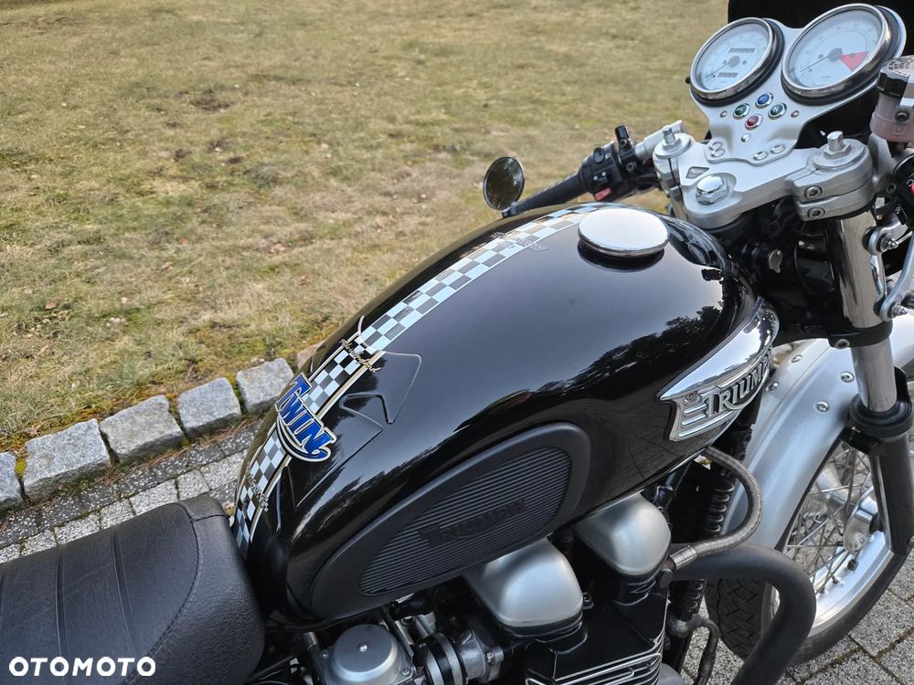 Triumph Thruxton - 23