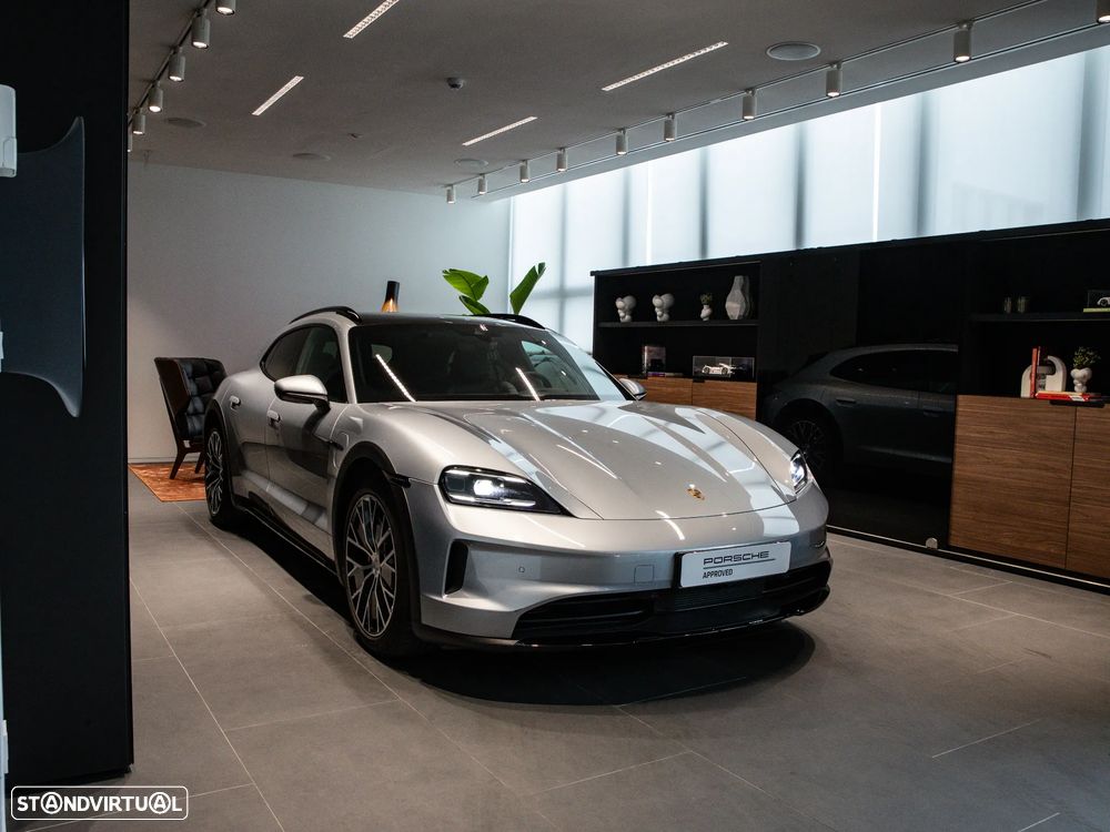 Porsche Taycan Cross Turismo 4 - 3