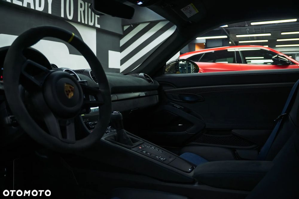 Porsche 718 Cayman - 33