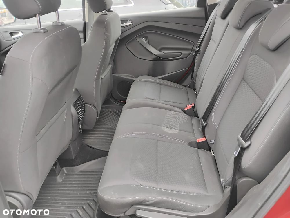 Ford Kuga - 10