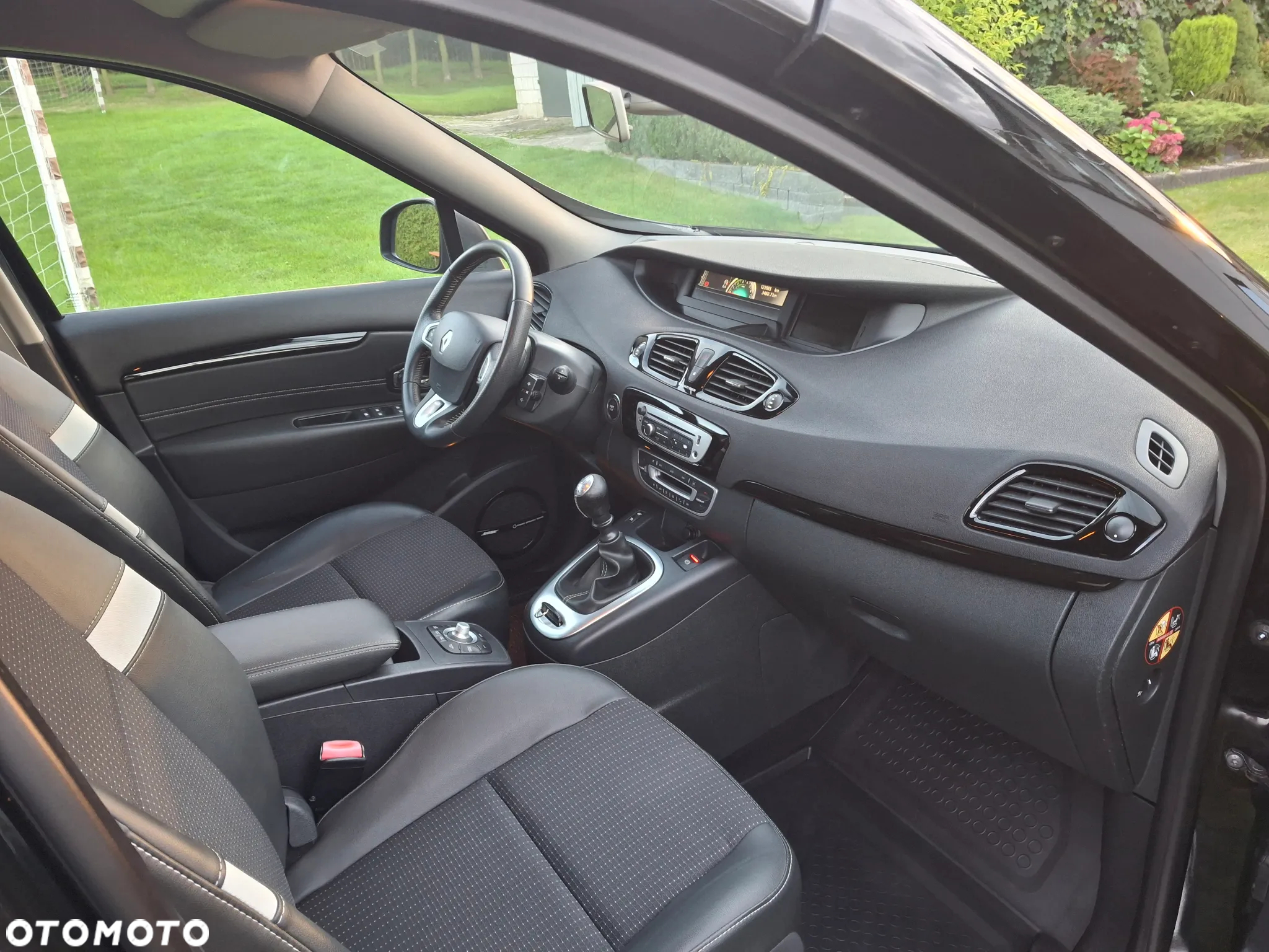 Renault Scenic ENERGY TCe 115 Bose Edition - 14