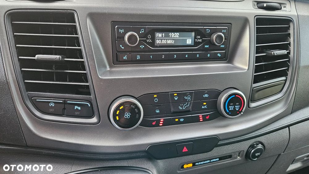 Ford Custom 2,0 TDCI L2 Długi Klima Webasto Kamera Podgrzewana Szyba Hak - 19