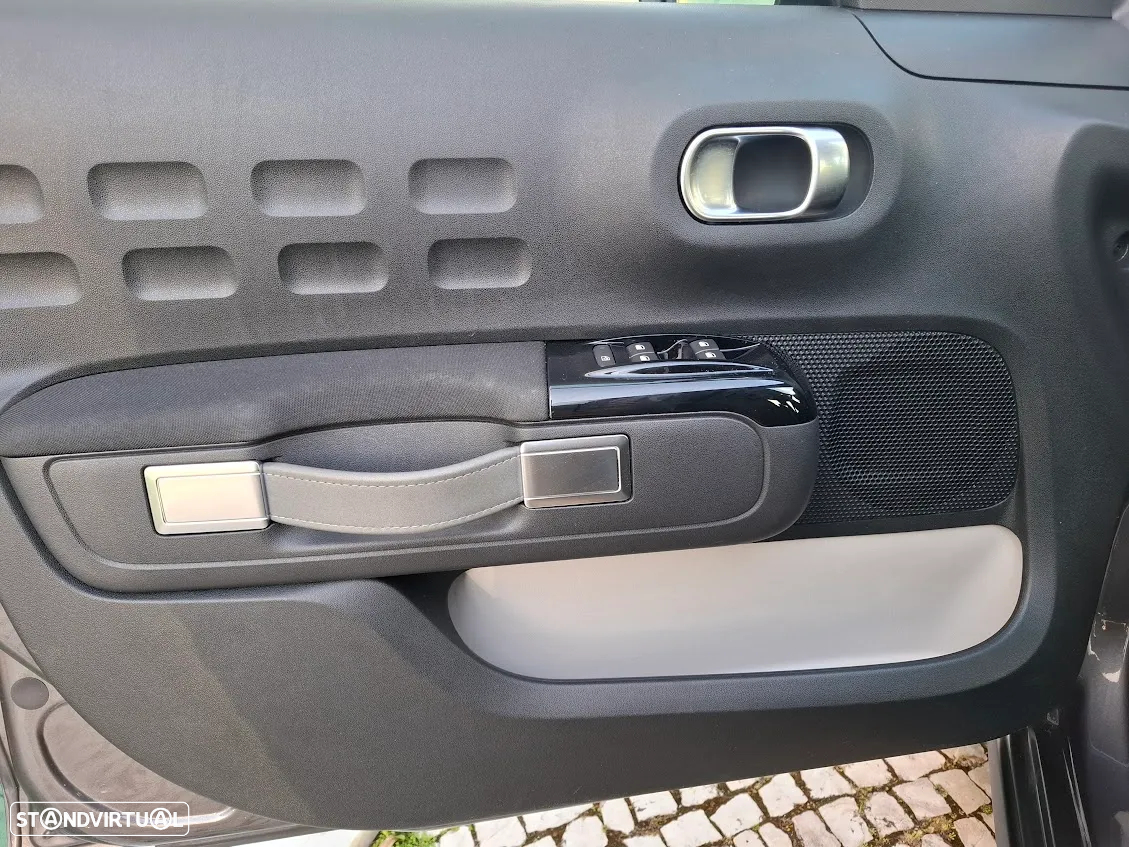 Citroën C3 1.2 PureTech Shine - 26