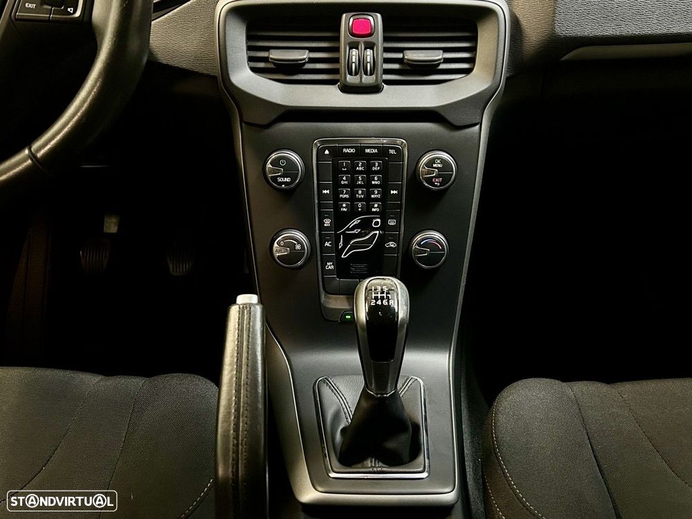 Volvo V40 2.0 D2 Momentum - 18